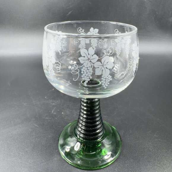 1970s Luminarc Roemer Green Beehive Stem Wine Glasses France Etched Grape Set 2 - Picture 7 of 10